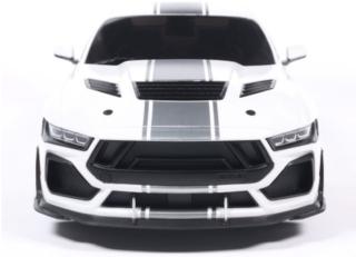 SHELBY MUSTANG SUPER SNAKE WHITE / SILVER STRIPES 2025 Solido 1:18 Metallmodell